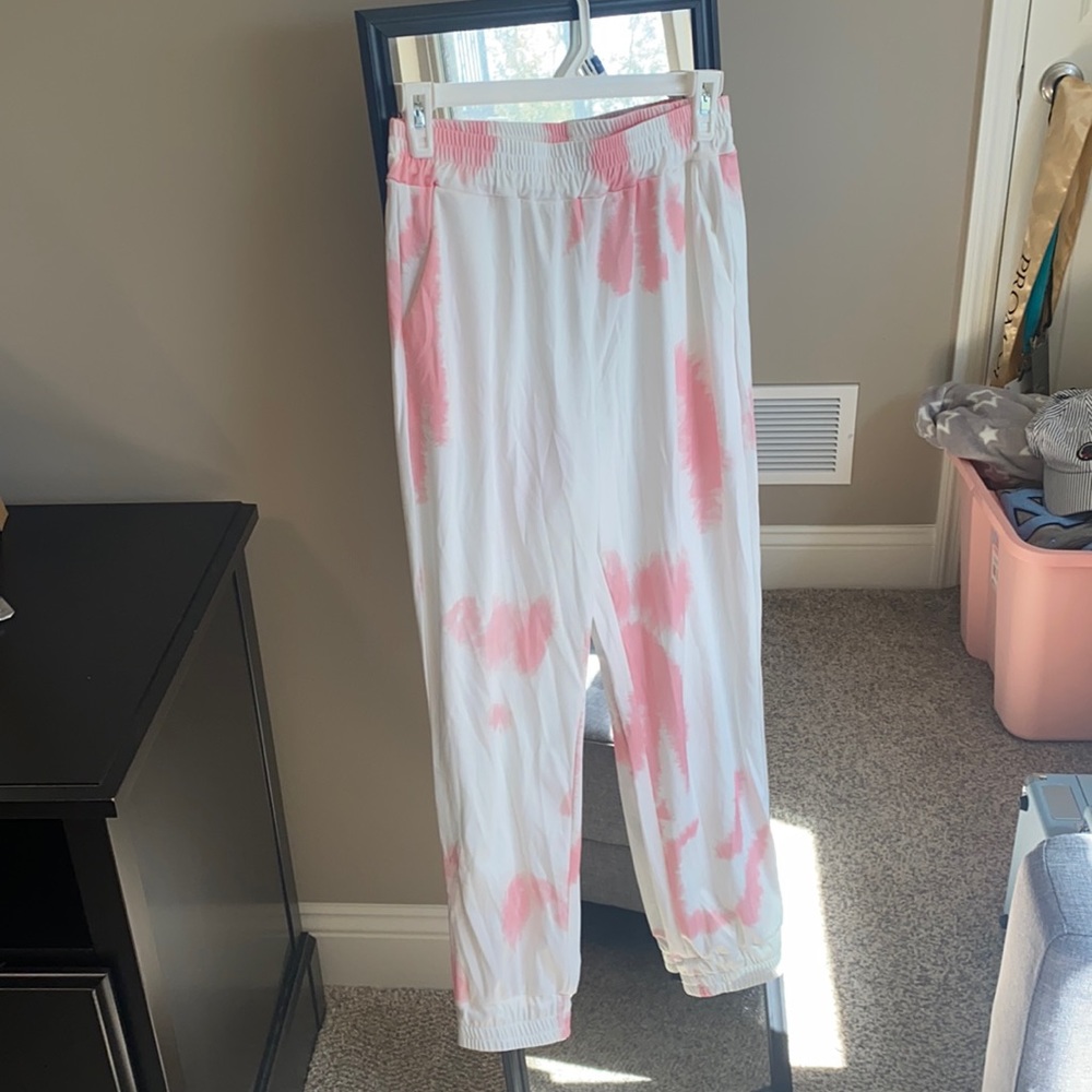 Pink tye dye joggers, size M !!